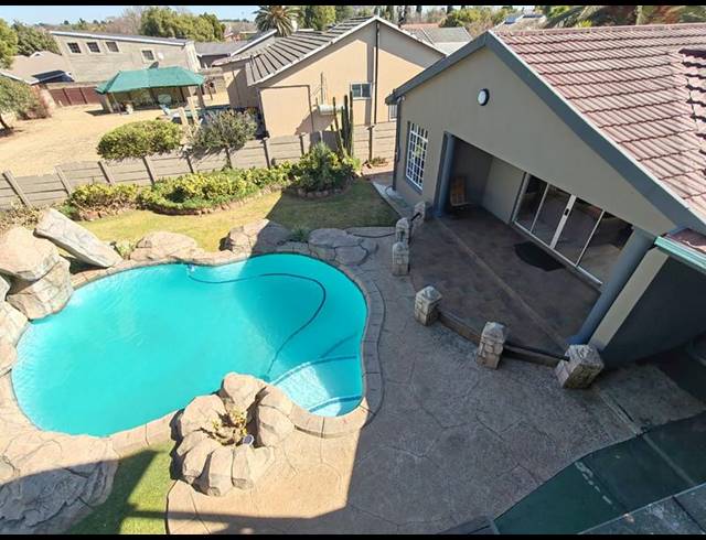 4 BEDROOM HOUSE FOR SALE IN MEYERTON EXT 6